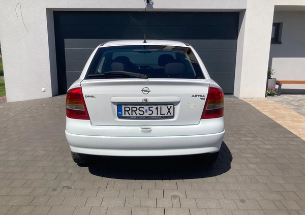 Opel Astra cena 2600 przebieg: 249733, rok produkcji 1999 z Ropczyce małe 121